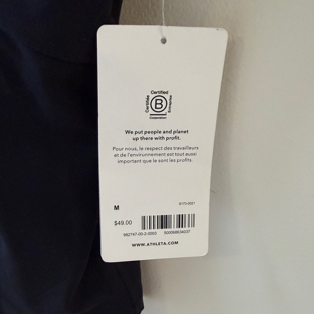 NWT Athleta yoga top - Women’s Black Twist-Front Camisole Tank Top - M - Picture 2 of 2